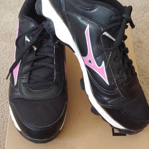 Women's Softball Cleats